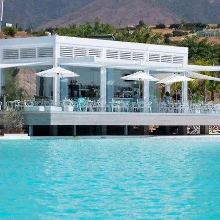 Al-1321 Alcazaba Lagoon Εστεπόνα